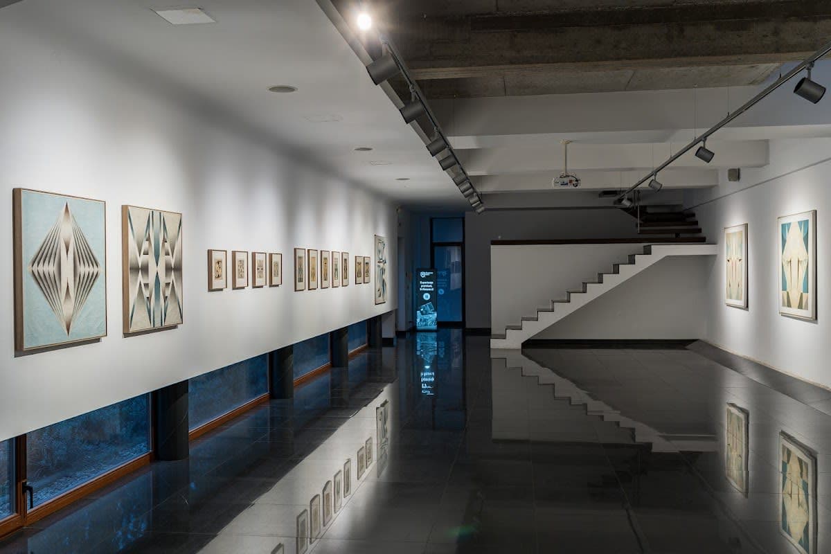 Jecza Gallery