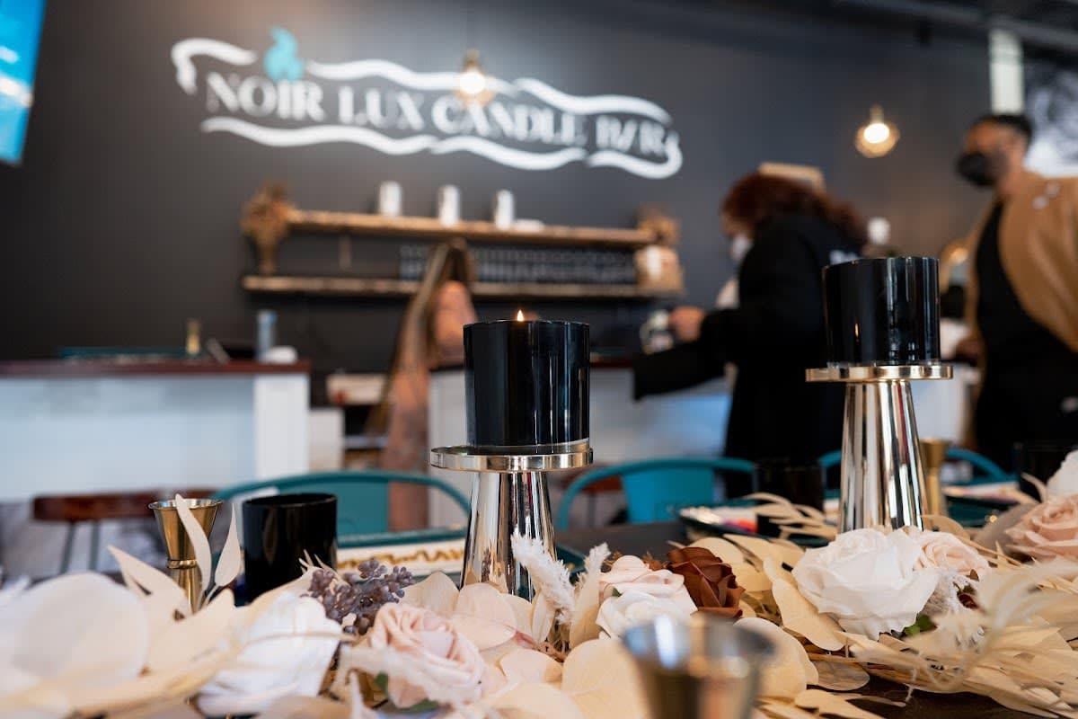 Noir Lux Candle Bar