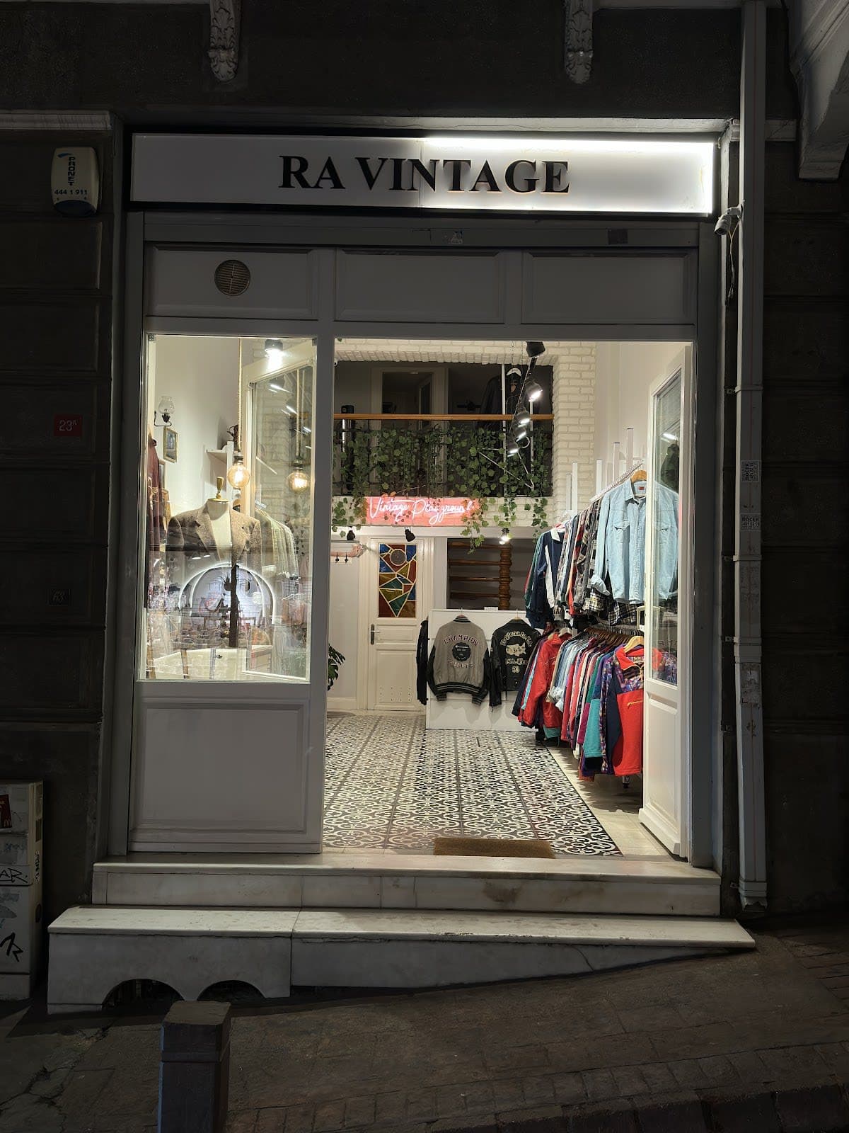 Ra Vintage