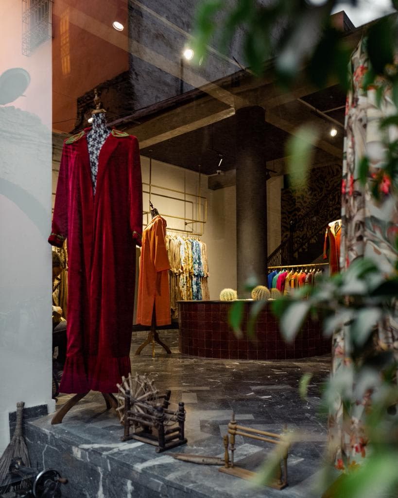 RAQAS - Fashion & Accessories