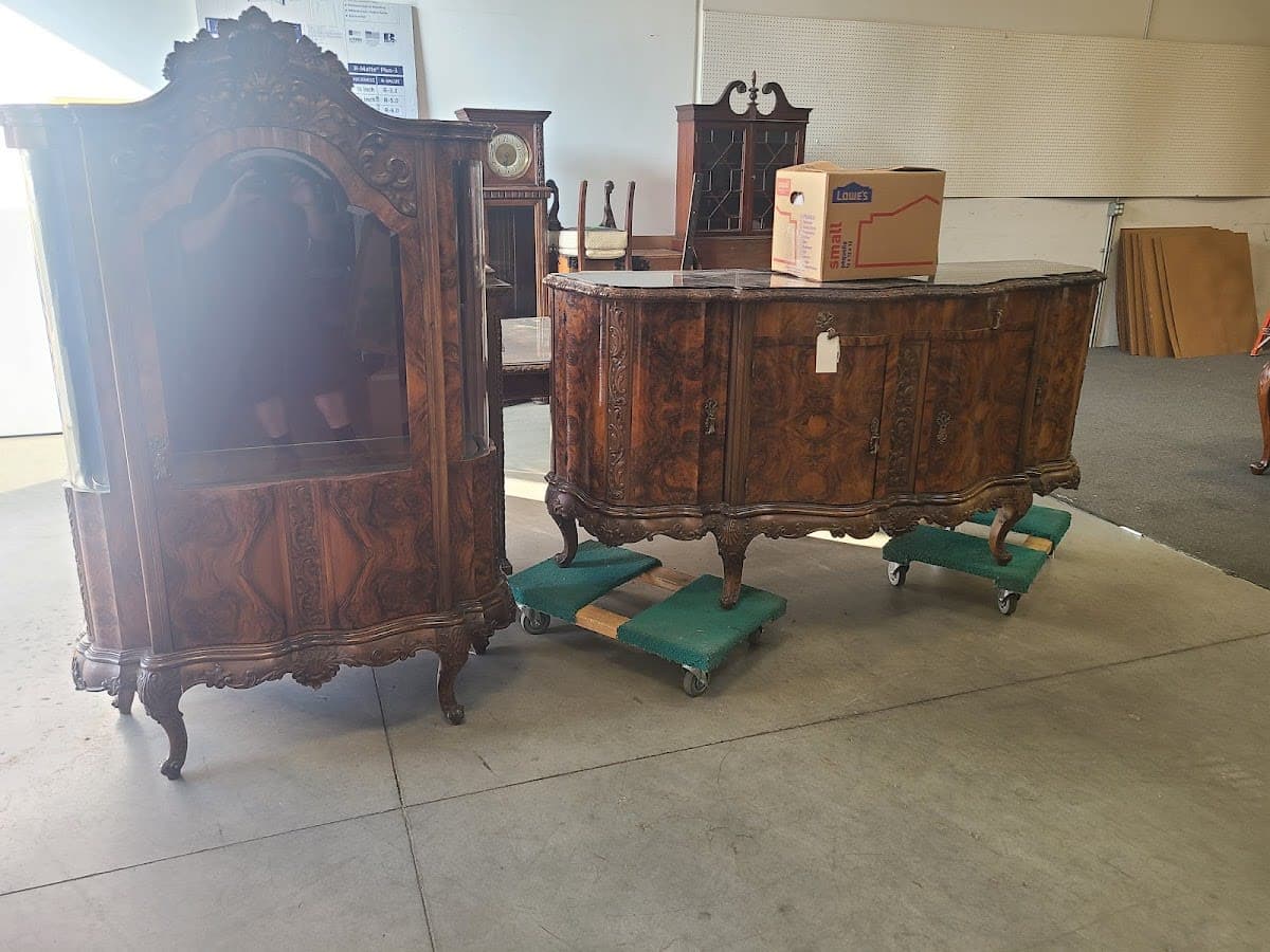 Redlands Antique Auction