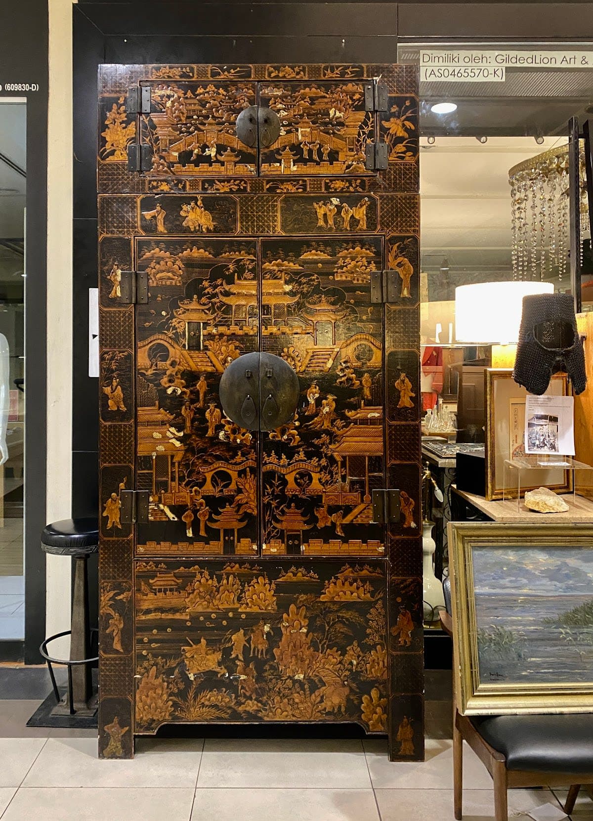 The Gilded Lion Art & Antiques Gallery